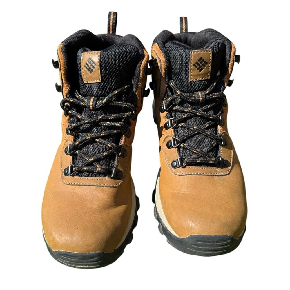 Columbia Men’s Newton Ridge Plus II Waterproof Hiking Boot (Elk/Black, size 7.5